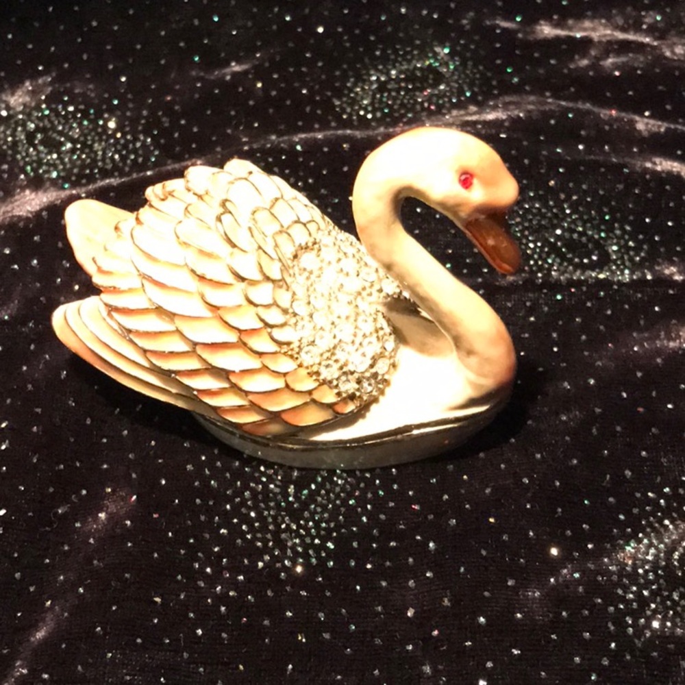 Vintage Swan hinged metal trinket ring holder case opens rhinestones